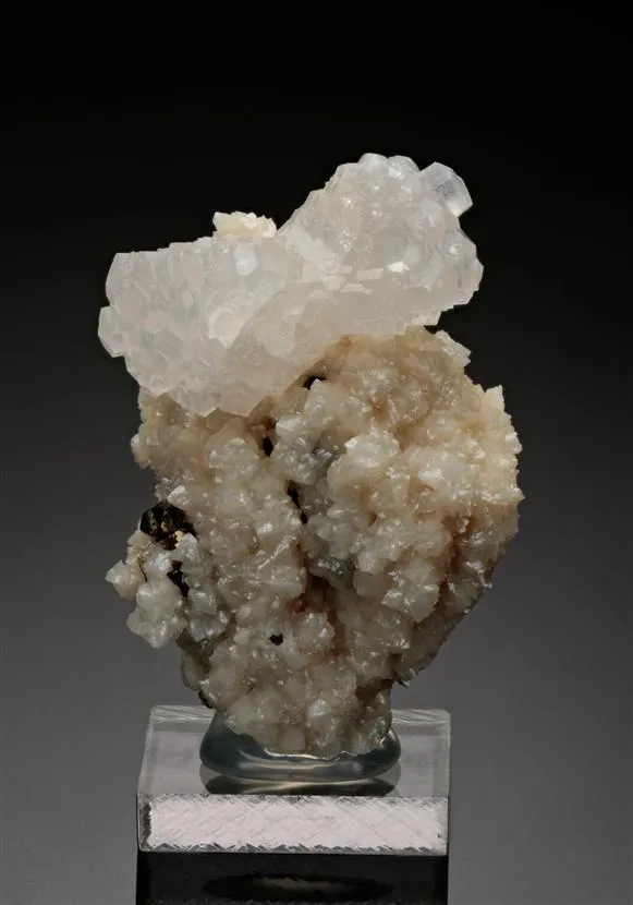 Calcite on Dolomite with Chalcopyrite image
