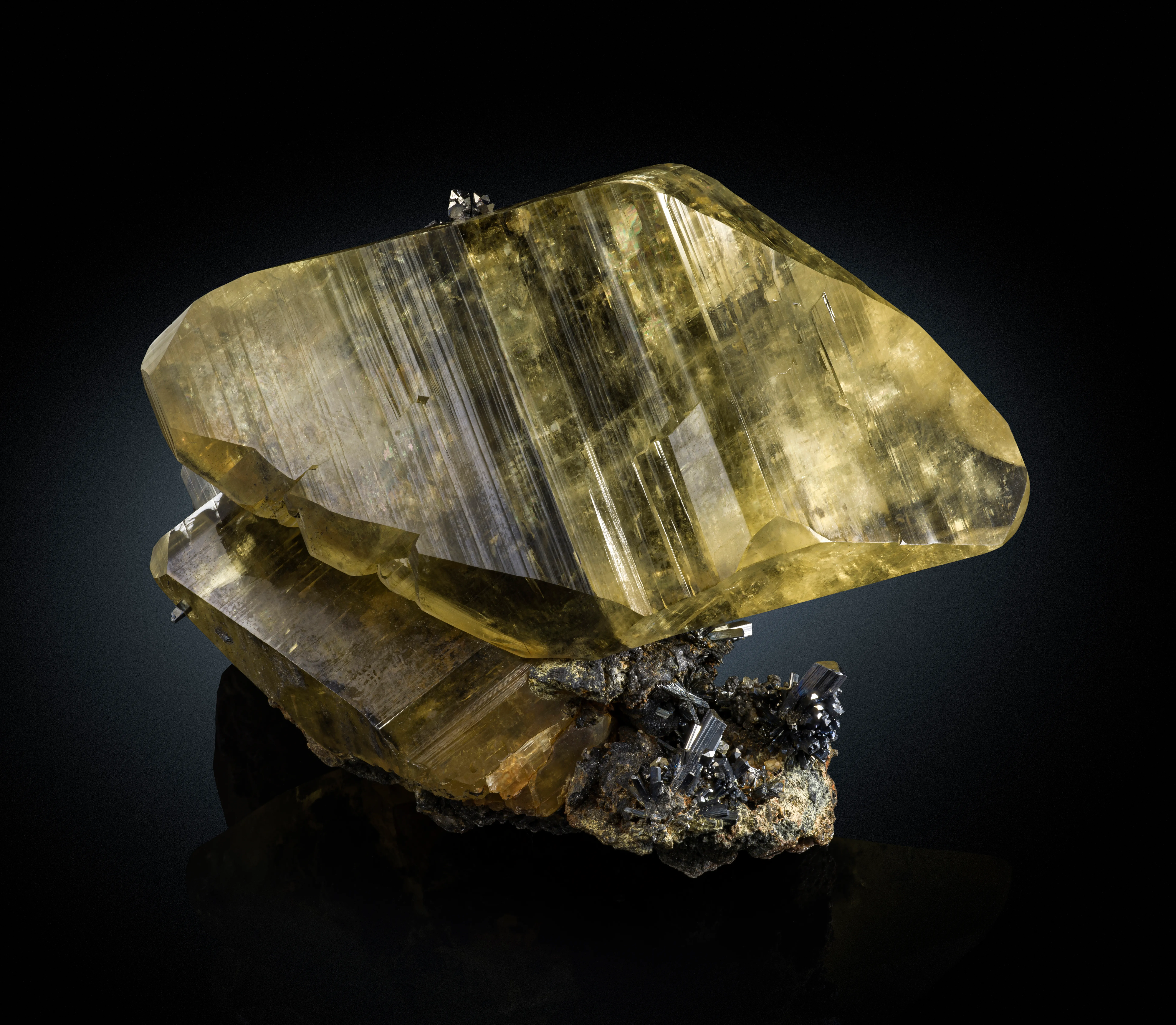 Calcite on minor Stibnite - image 1