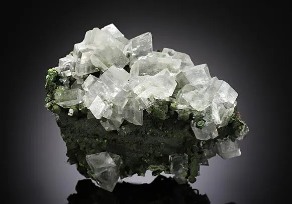 Calcite on Mottramite image
