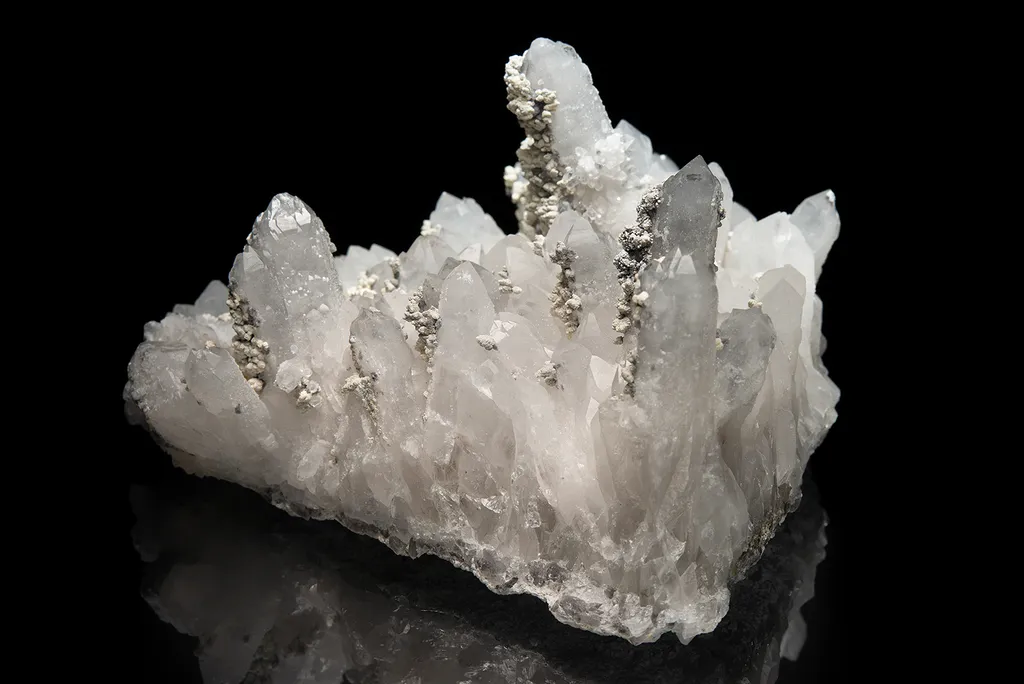Calcite on Quartz - image 3