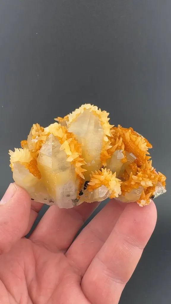 Calcite on Quartz image