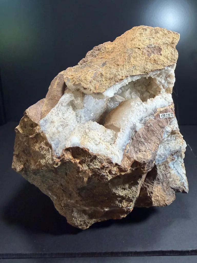 Calcite on Quartz image