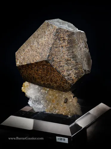 Calcite on Quartz - image 2