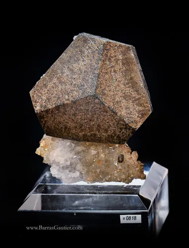 Calcite on Quartz image