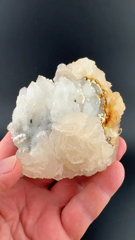 Calcite on Quartz with Dolomite image