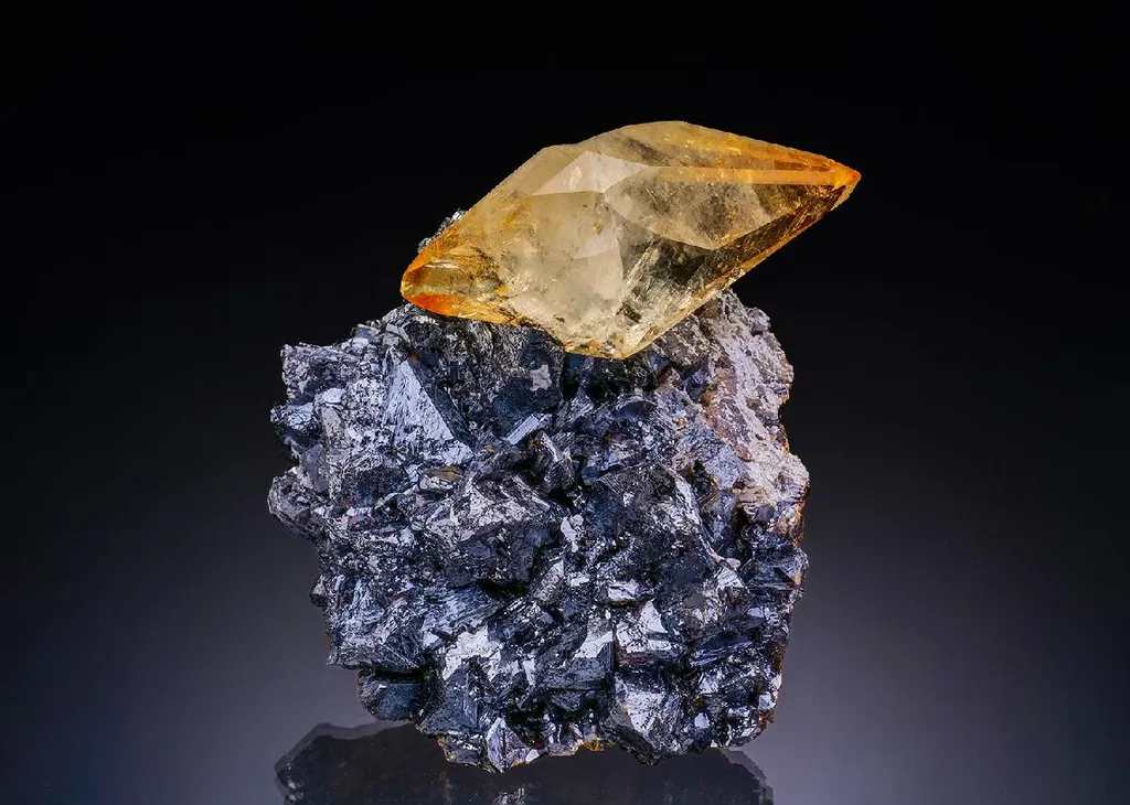 Calcite on Sphalerite image