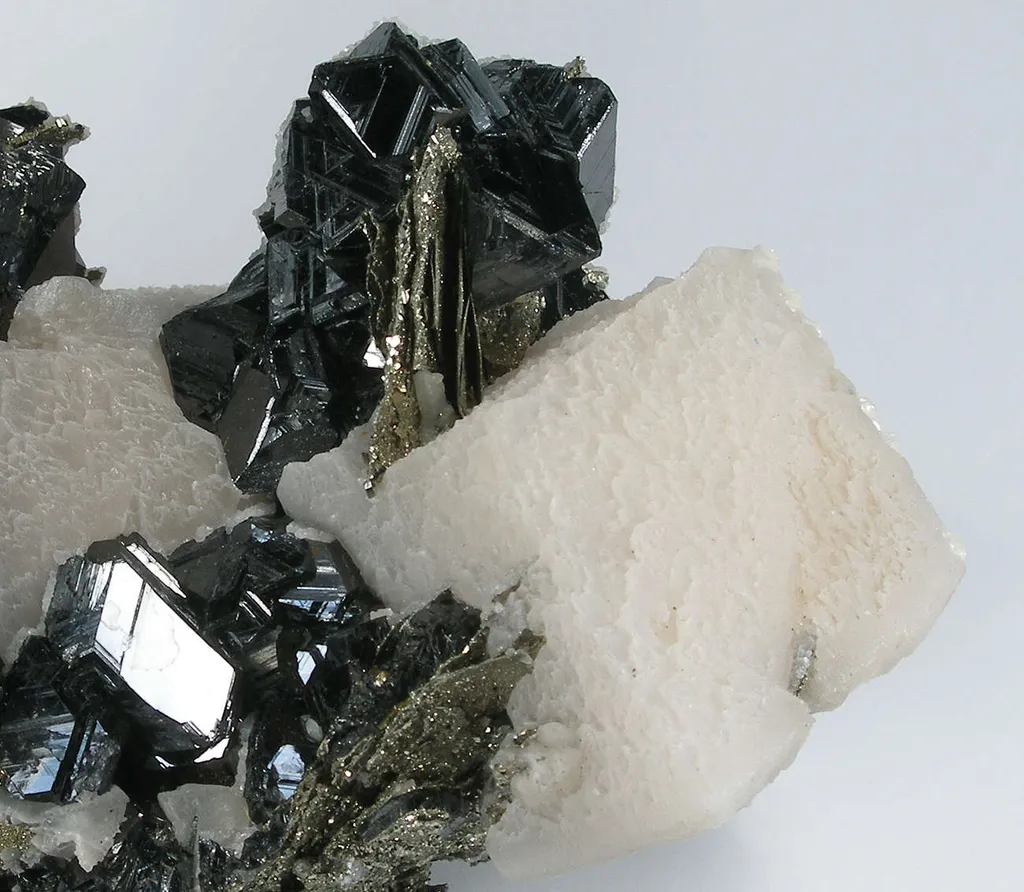 Calcite on Sphalerite and Pyrite - image 6
