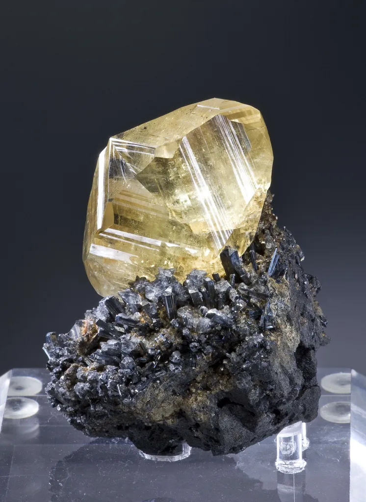 Calcite on Stibnite - image 3