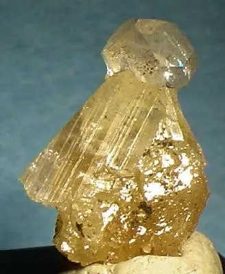Calcite, Powellite - image 1