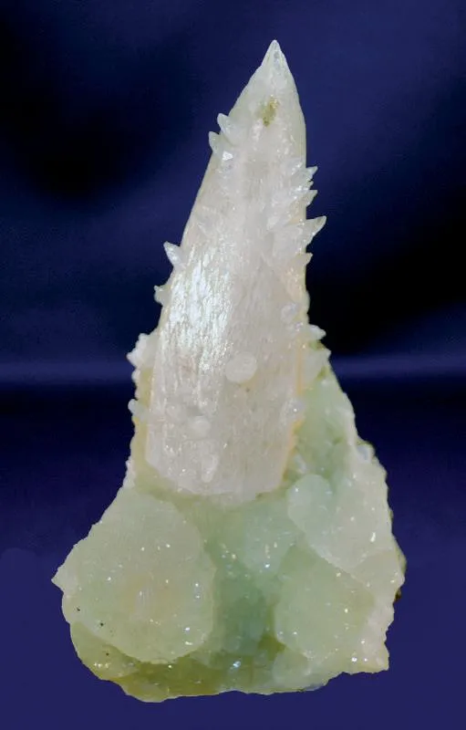 Calcite, Prehnite image