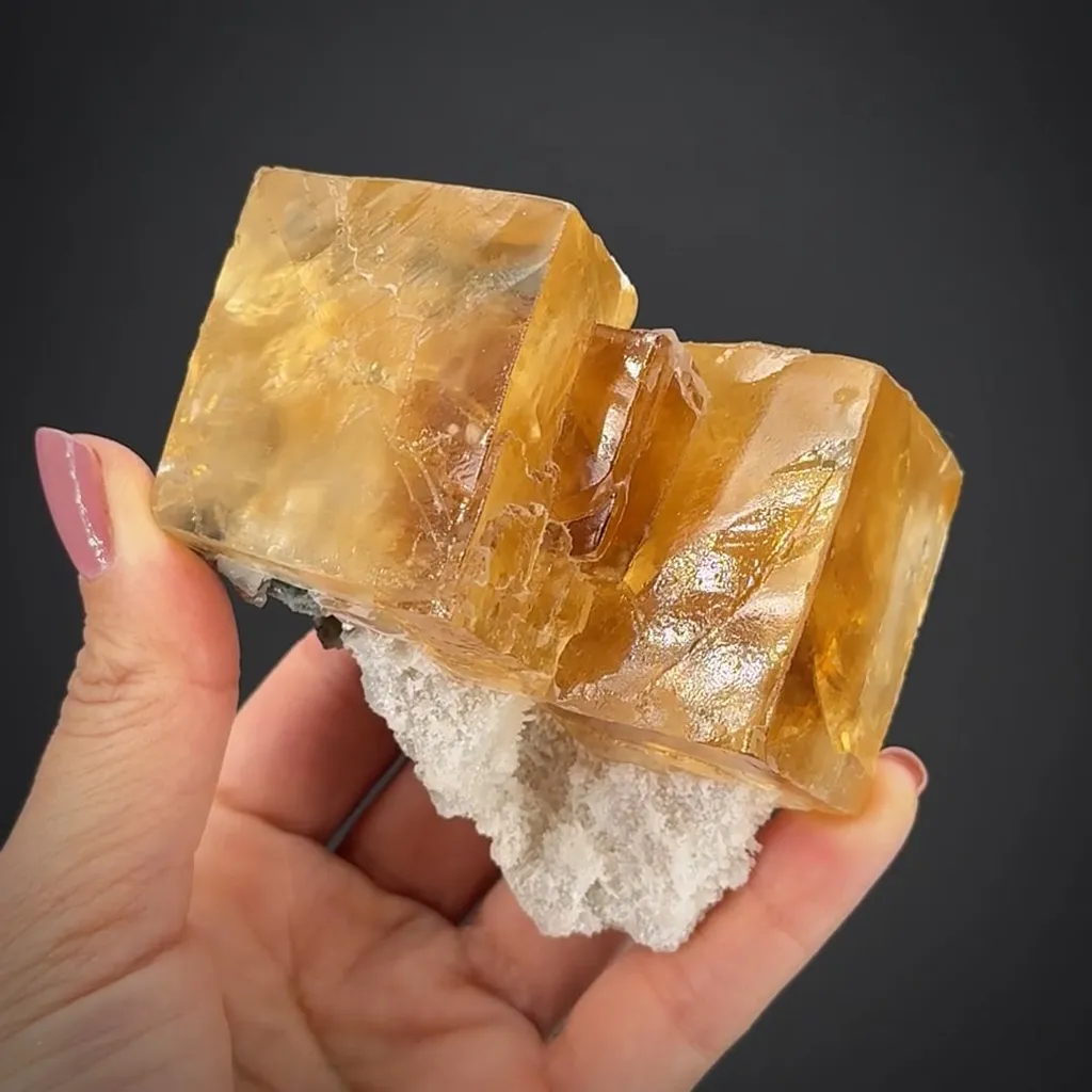 Calcite (pseudocubic)