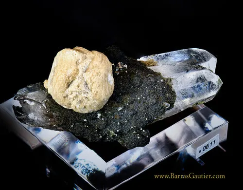 Calcite, Quartz, Pyrite image