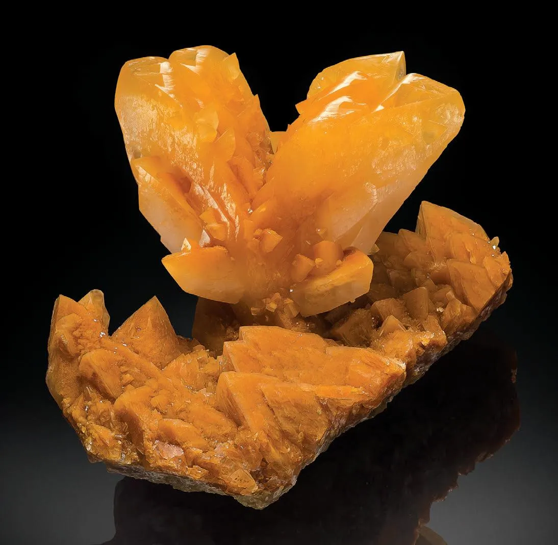 Calcite twin - image 1