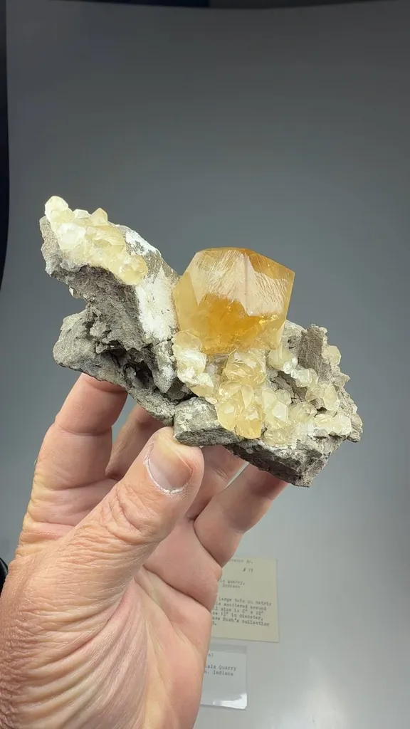 Calcite (twin) - image 2