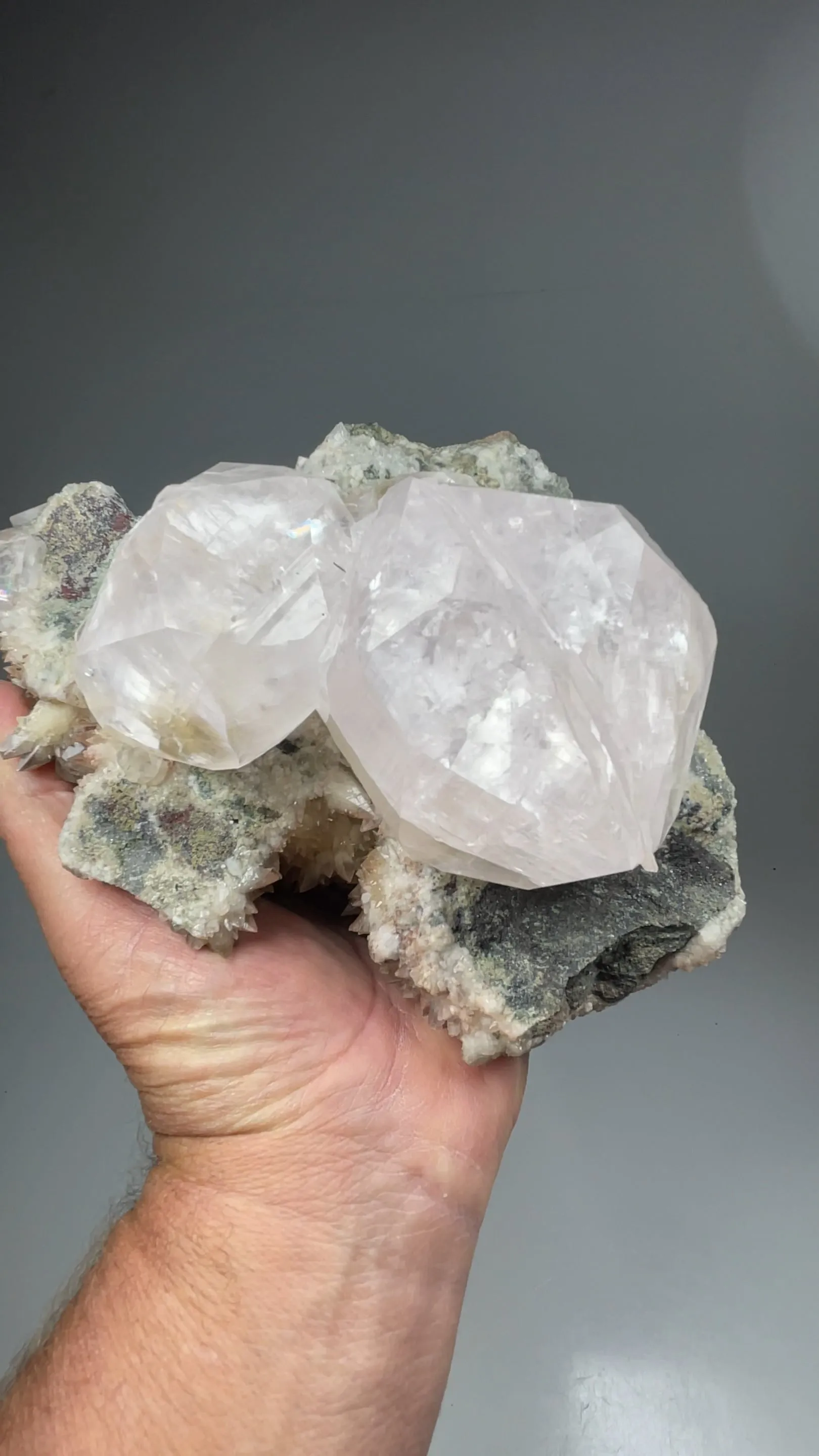 Calcite (Twin) - image 3