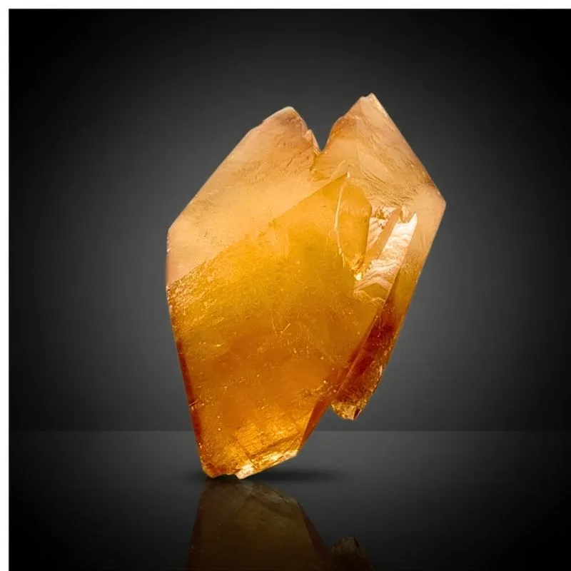 Calcite Twin from USA, Tennessee, Elmwood Mine image