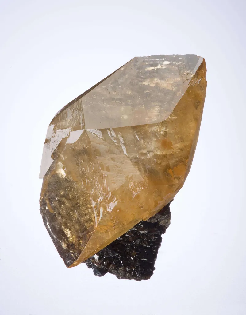 Calcite Twin on Sphalerite - image 4