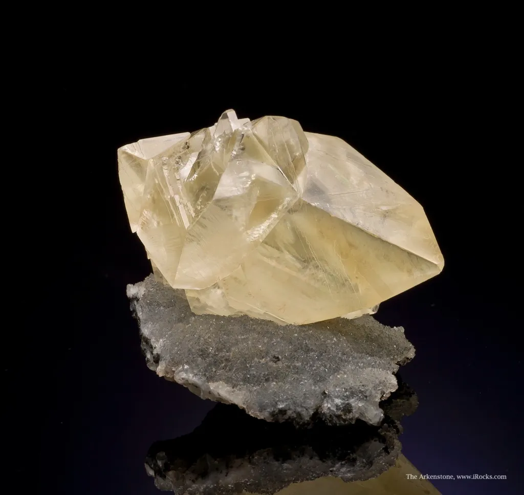 Calcite (Twinned) image
