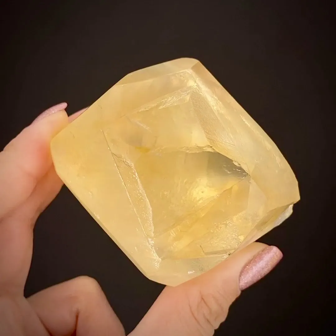 Calcite (twinned) - image 2