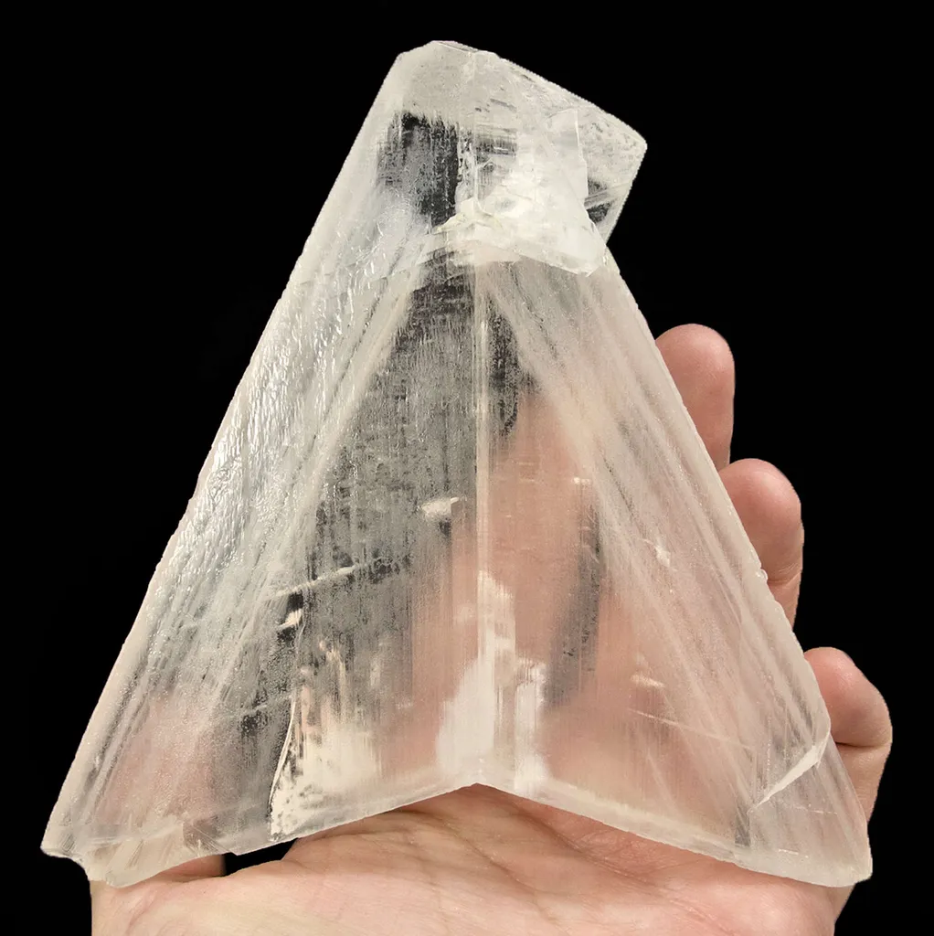 Calcite (Twinned) - image 2