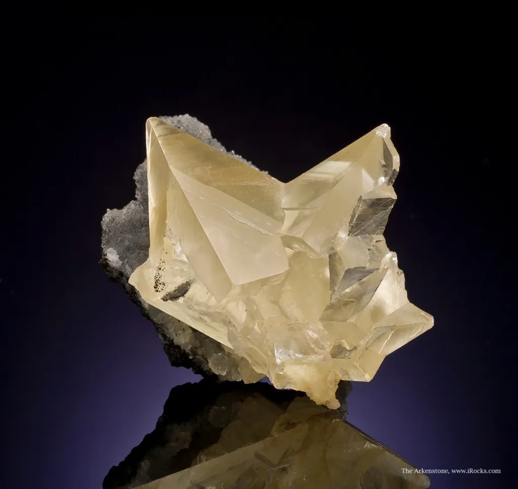 Calcite (Twinned) - image 2
