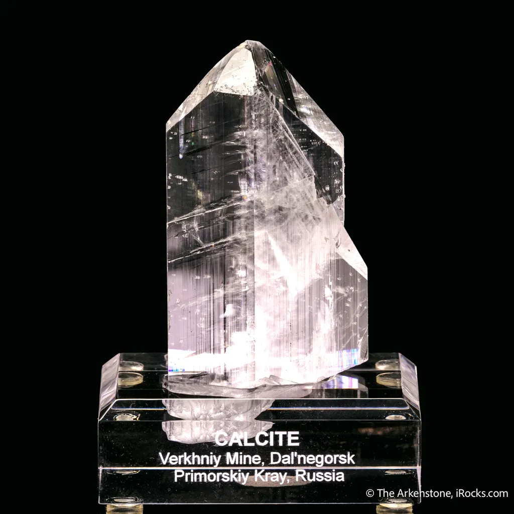 Calcite (twinned) - image 4