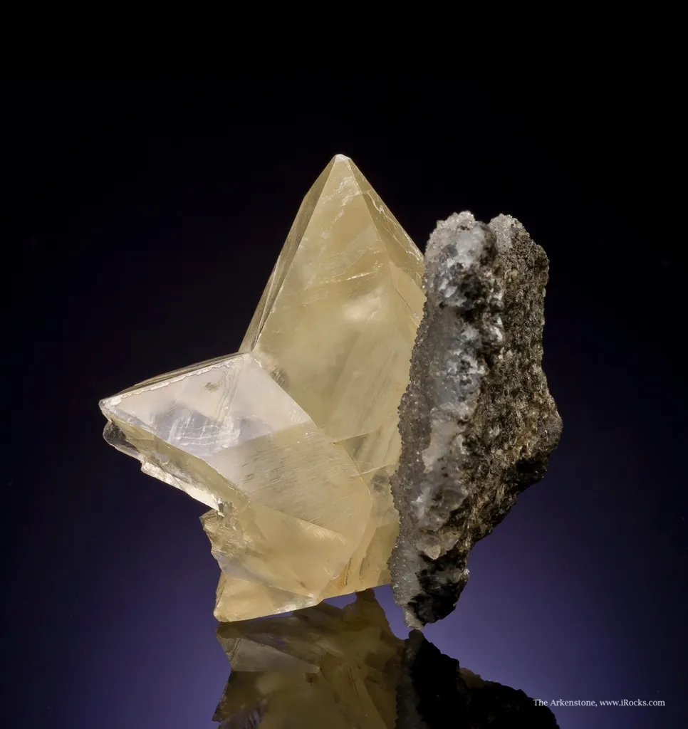 Calcite (Twinned) - image 4