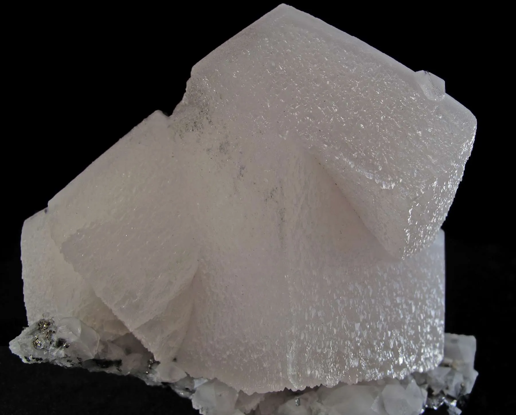 Calcite (Twinned) - image 2