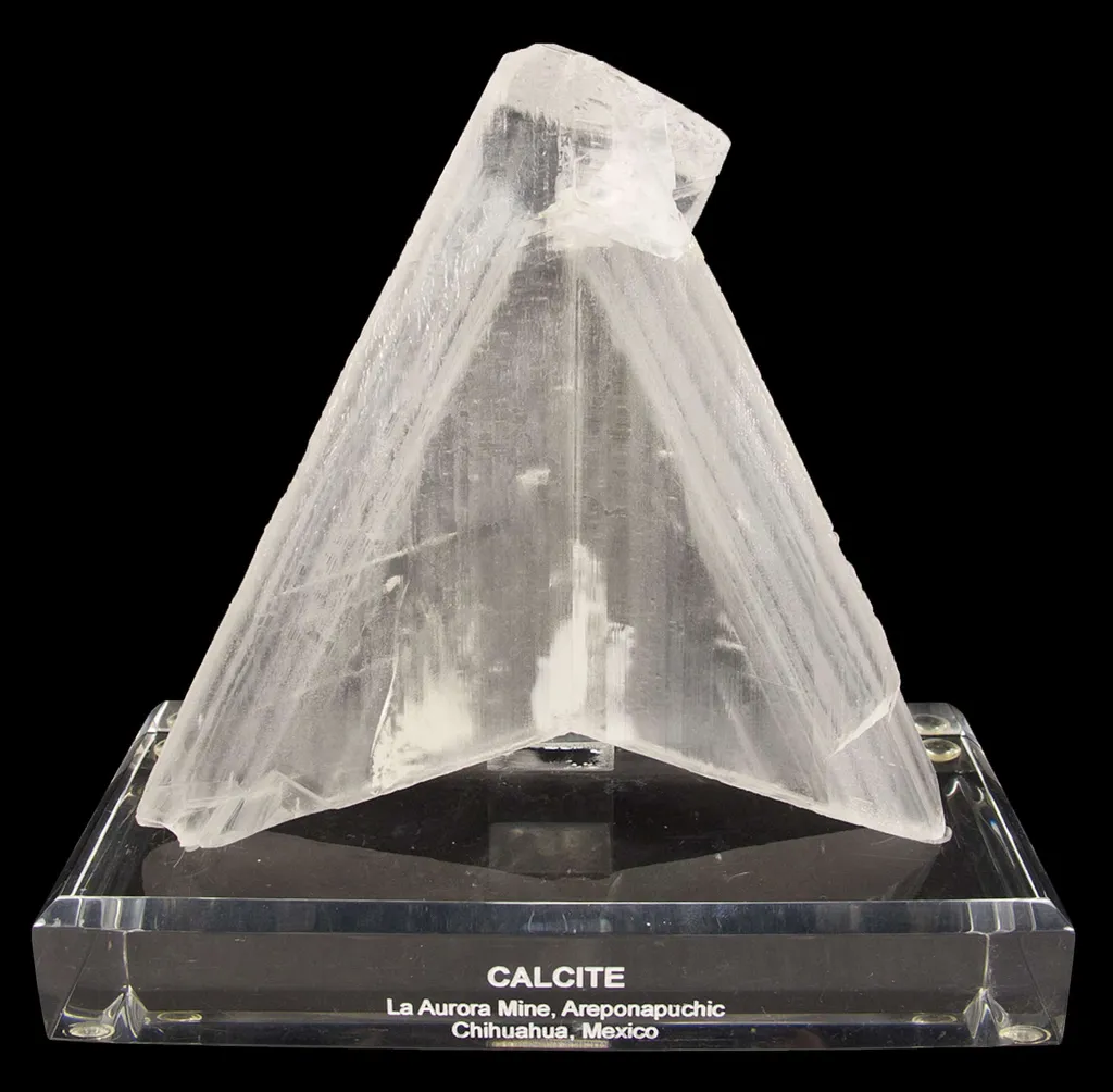 Calcite (Twinned) image