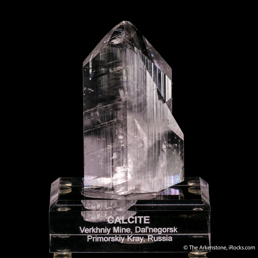 Calcite (twinned) - image 3