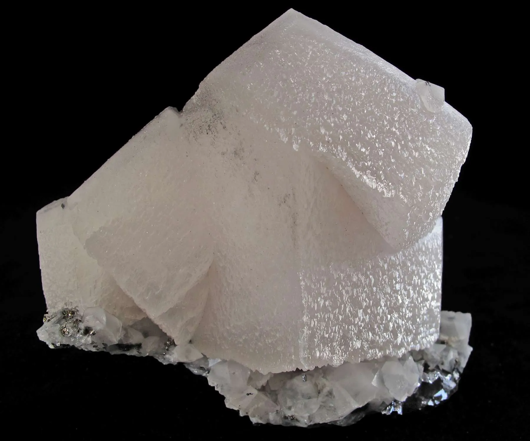 Calcite (Twinned) - image 4