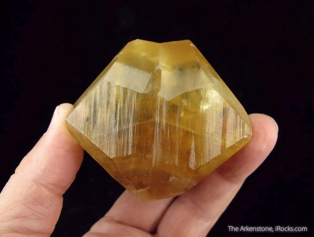 Calcite (twinned) - image 3