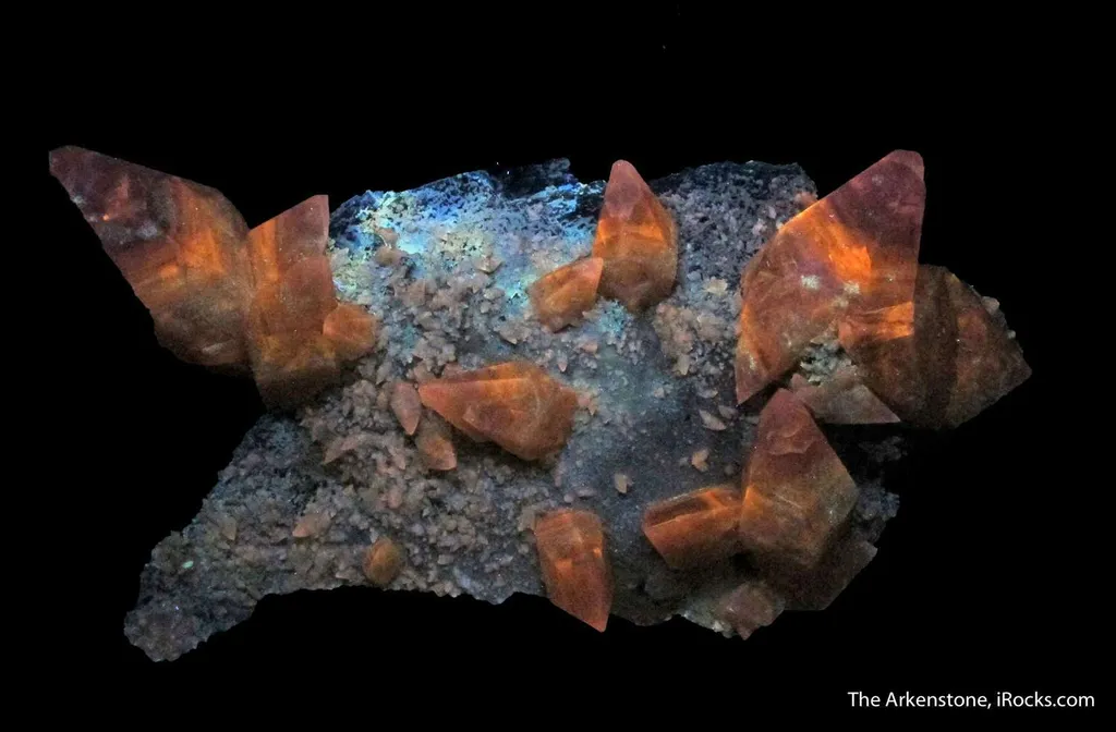 Calcite (twinned) (fl) - image 7
