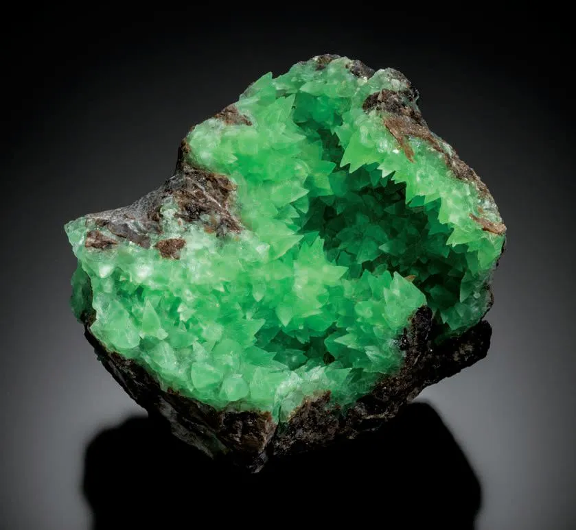 Calcite (vanadium-rich) image