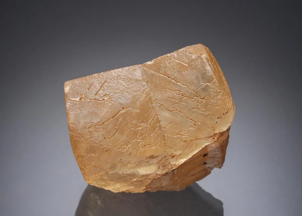 Calcite var. axe head twin - image 1