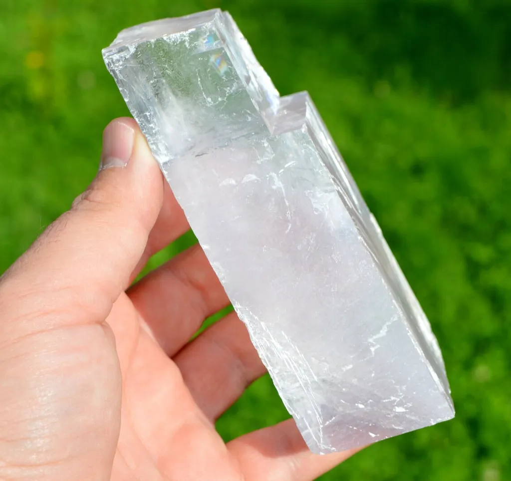 Calcite var. Iceland Spar 771 grams - Mahajanga Province, Madagascar - image 3