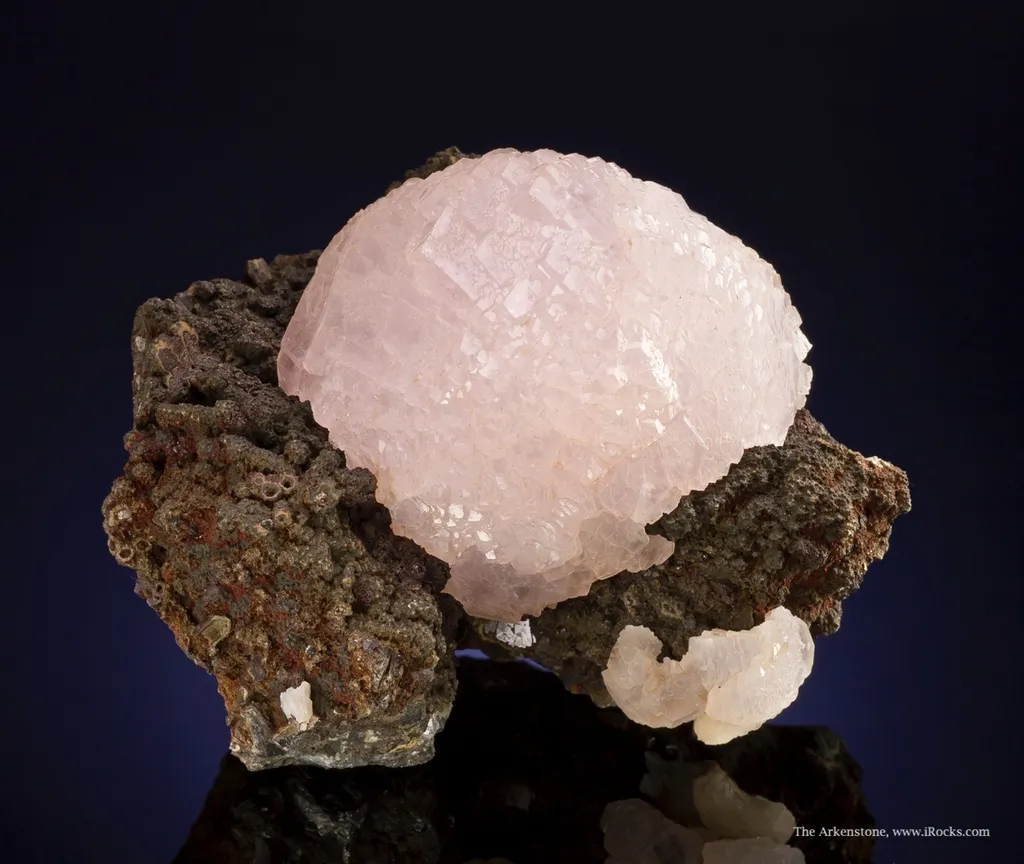 Calcite Var. Manganoan - image 3