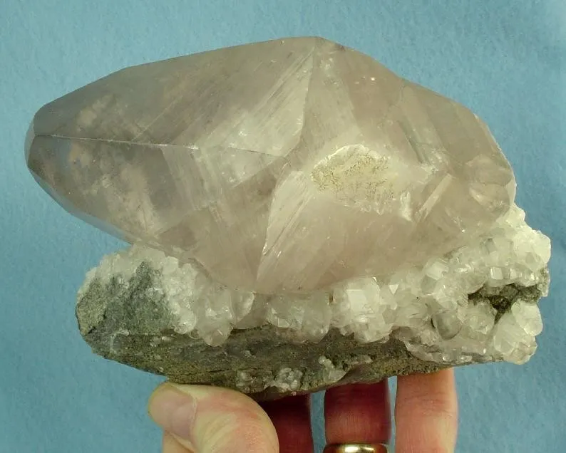 Calcite (Var: Manganoan Calcite) image