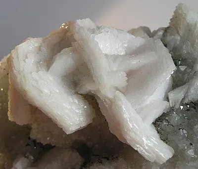 Calcite (Var: Manganoan Calcite) - image 2