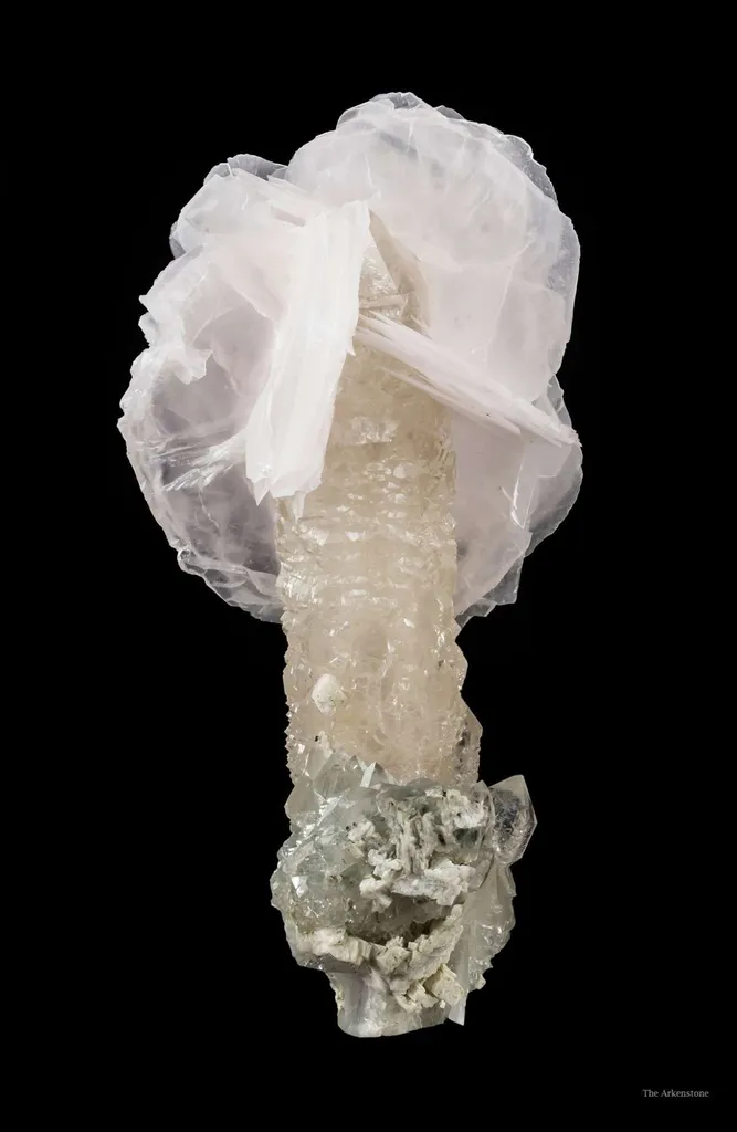 Calcite (Var. Manganoan) on Quartz - image 2