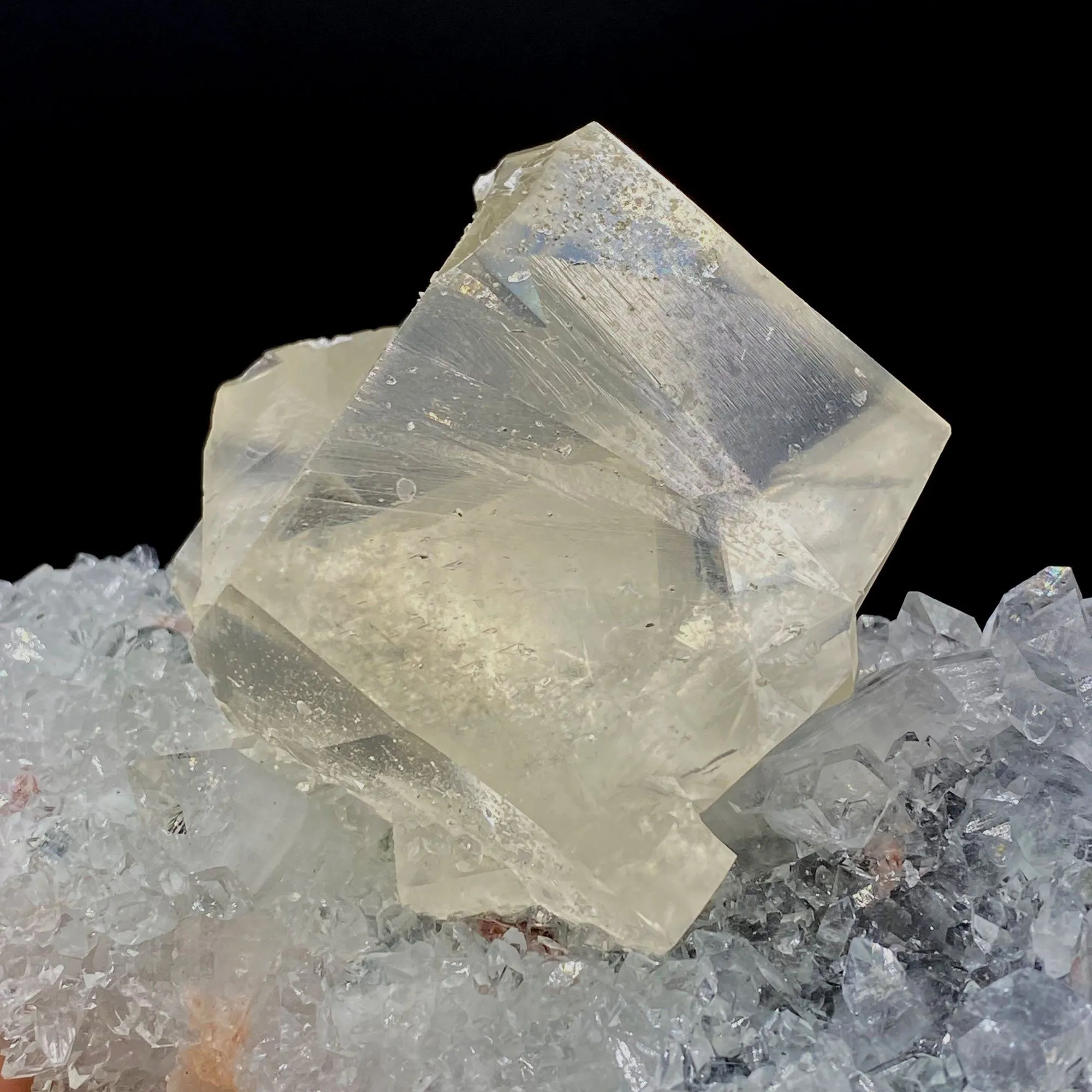 Calcite with Apophyllite on Heuladnite - image 5