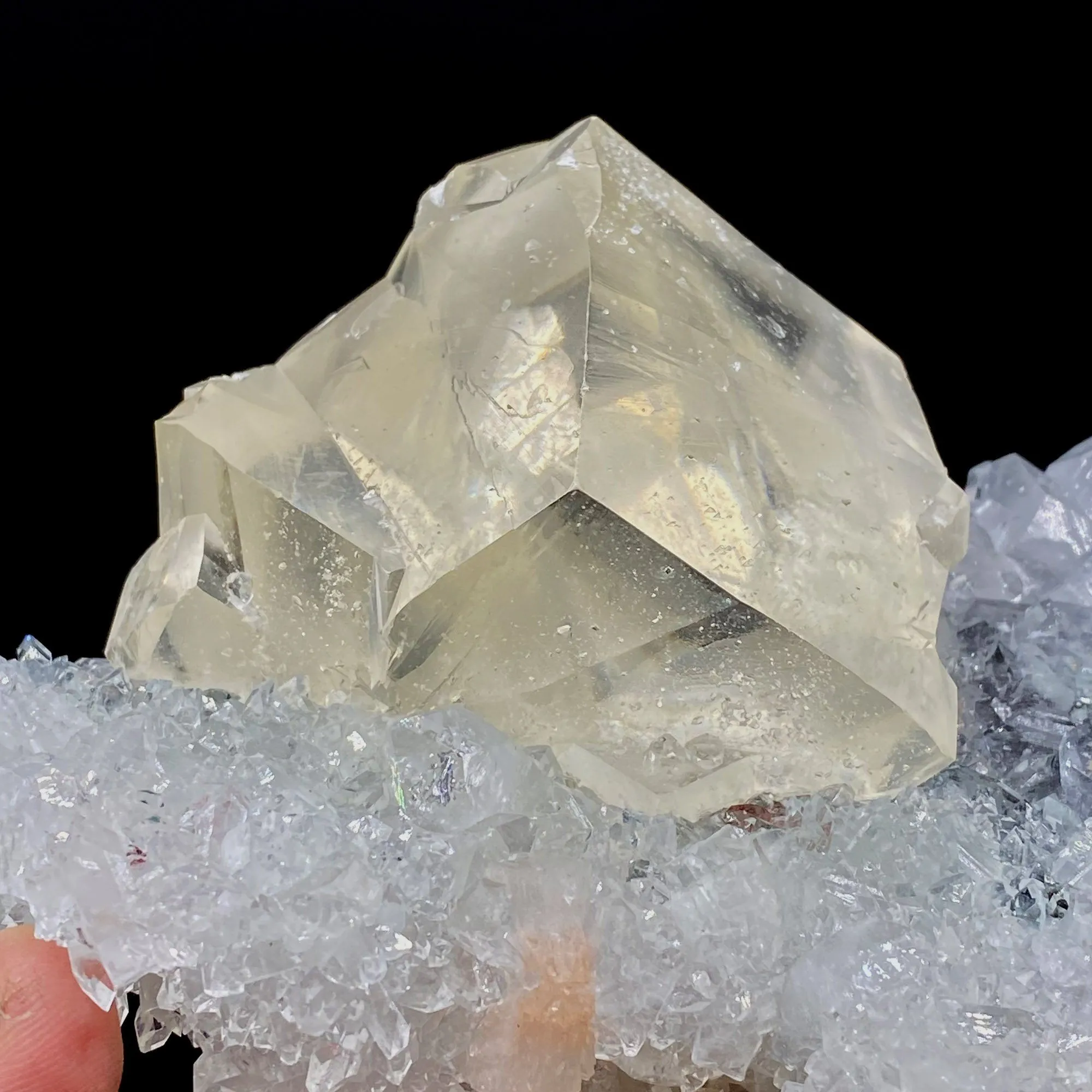 Calcite with Apophyllite on Heuladnite - image 6