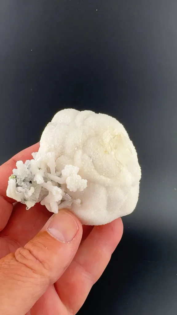 Calcite with Barite, Quartz image
