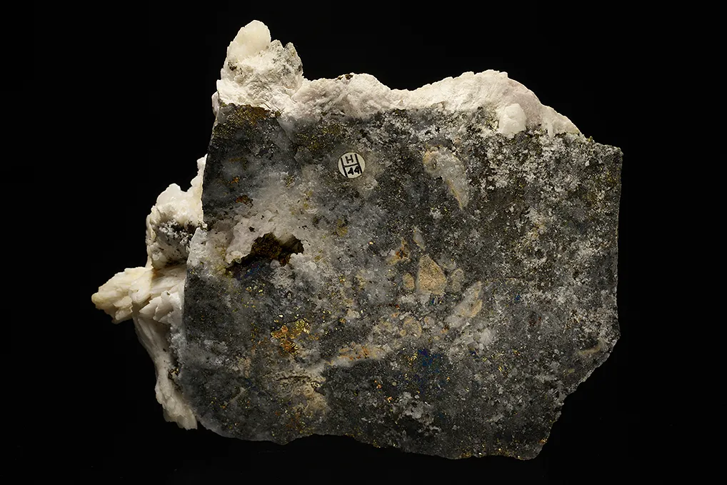 Calcite with Chalcopyrite on Quartz - image 4