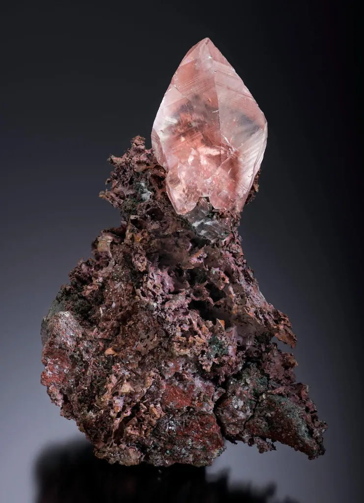 Calcite with Copper inclusions image