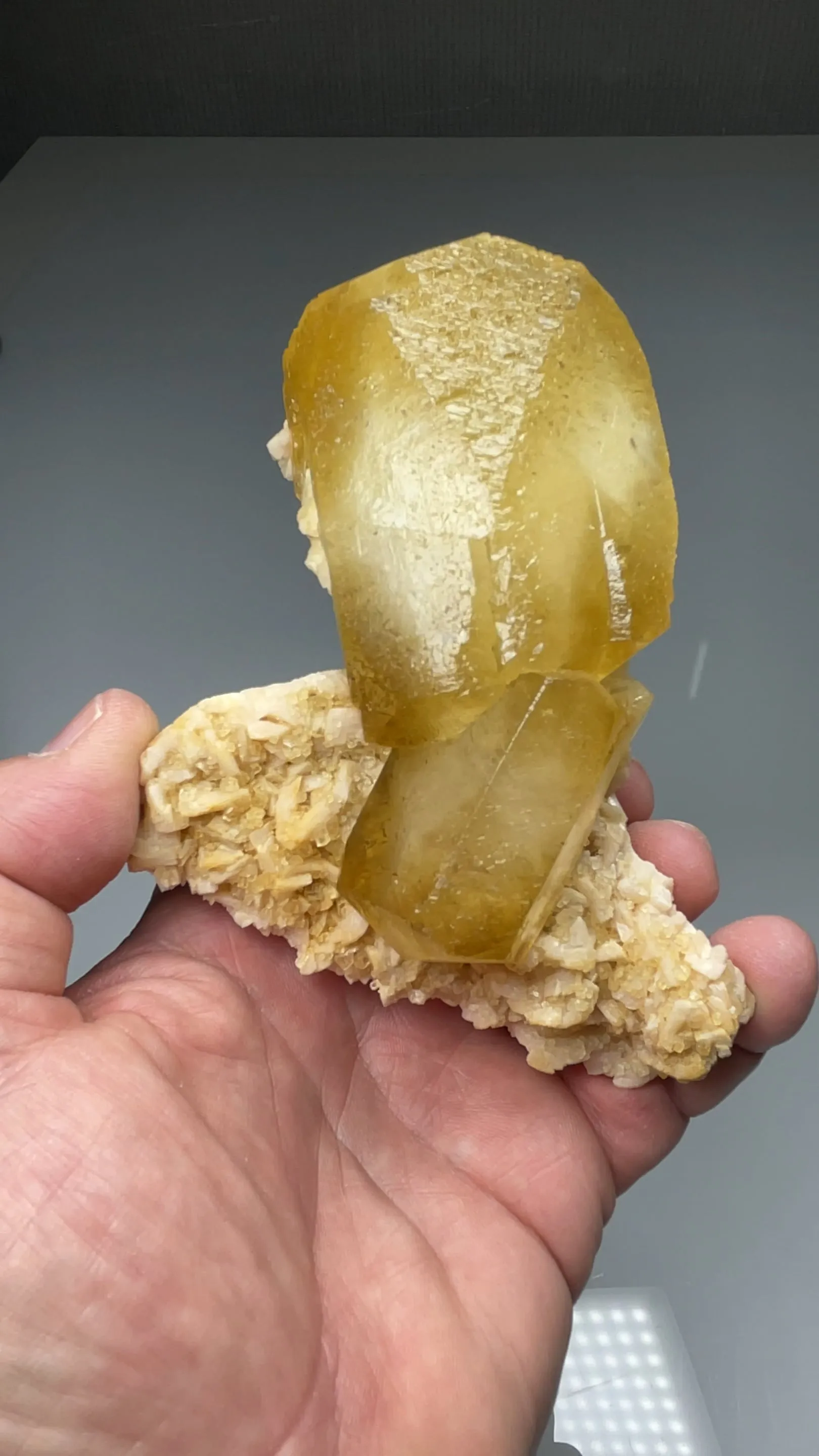 Calcite with Dolomite - image 2