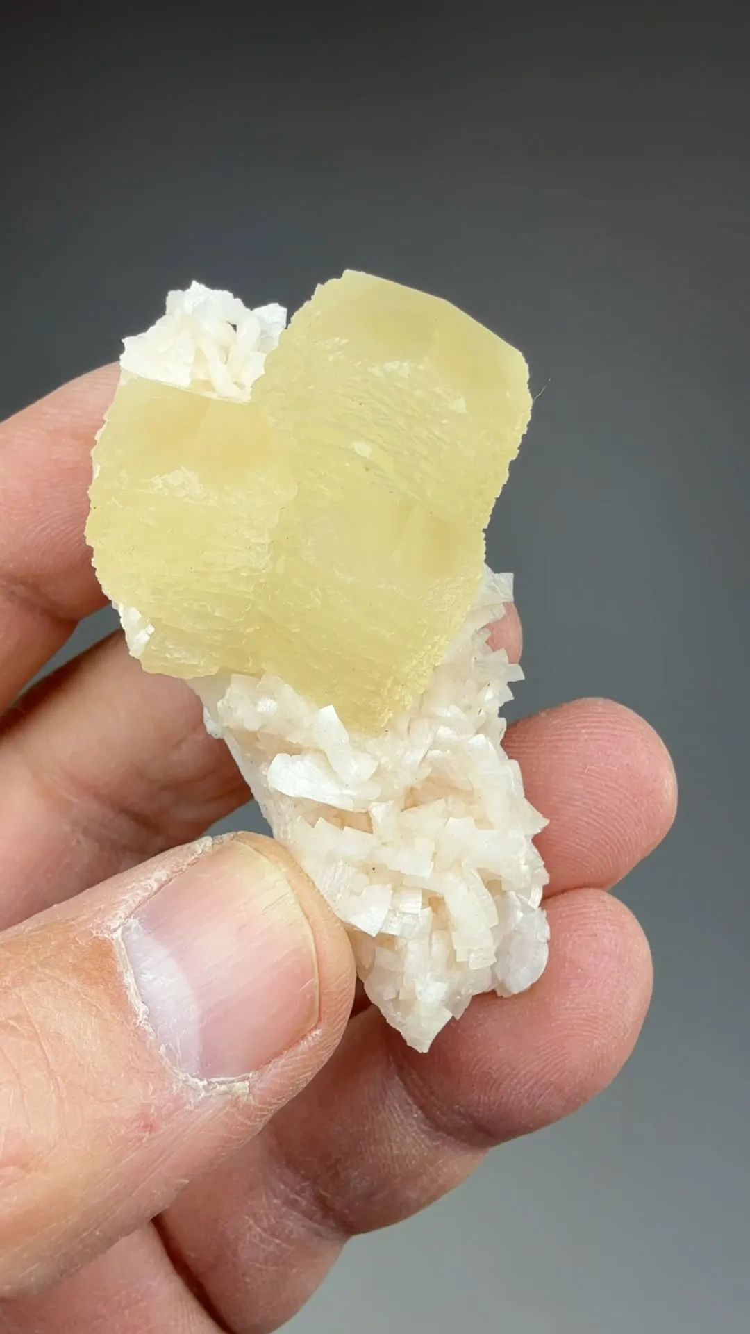 Calcite with Dolomite - image 2