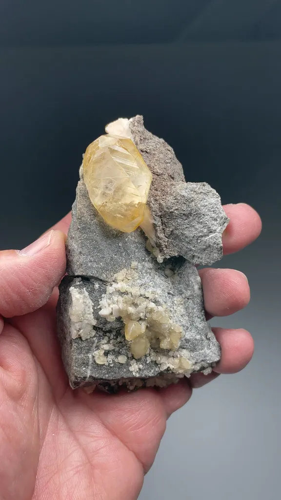 Calcite with Dolomite - image 2