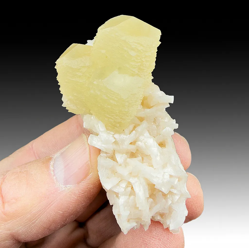 Calcite with Dolomite image