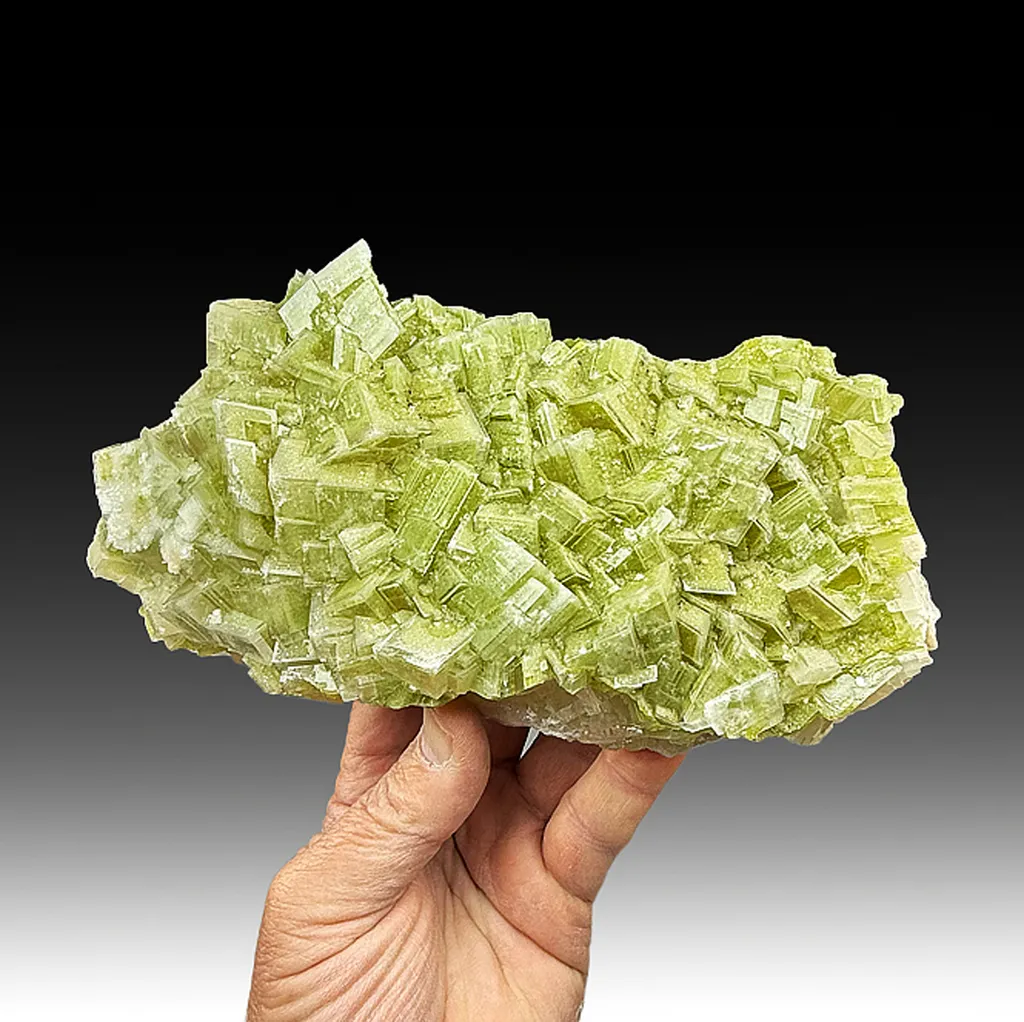 Calcite with Duftite image